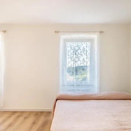 La Casa Di Delfina Bed & Breakfast 3*